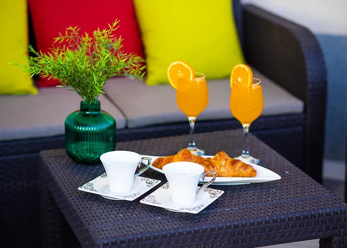 Luxury Poolside Oasis Split 트로기르