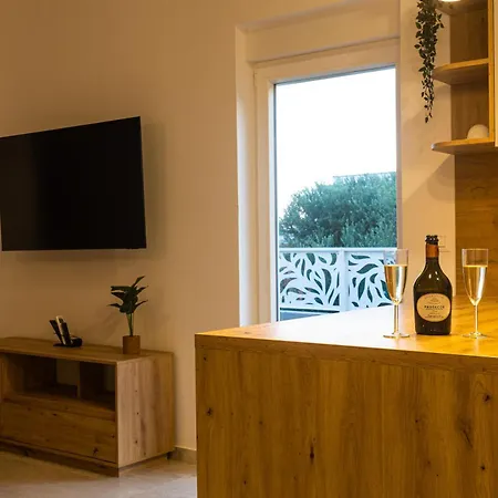 Lägenhet Luxury Poolside Oasis Split *