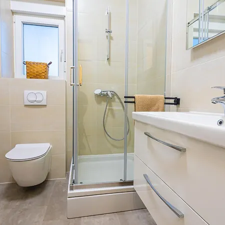 Lägenhet Luxury Poolside Oasis Split *