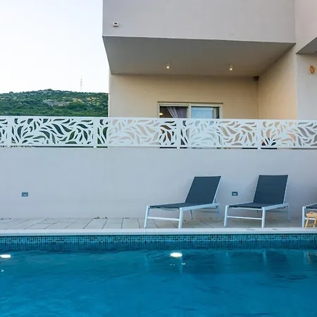 Luxury Poolside Oasis Split Lägenhet Trogir