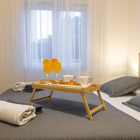 Lägenhet Luxury Poolside Oasis Split